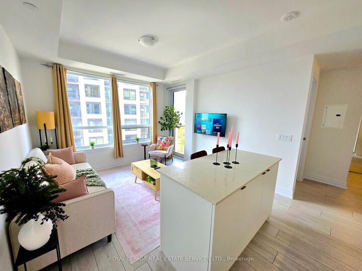Property Photo:  30 Elm Drive W 1108  ON L5B 0N6 