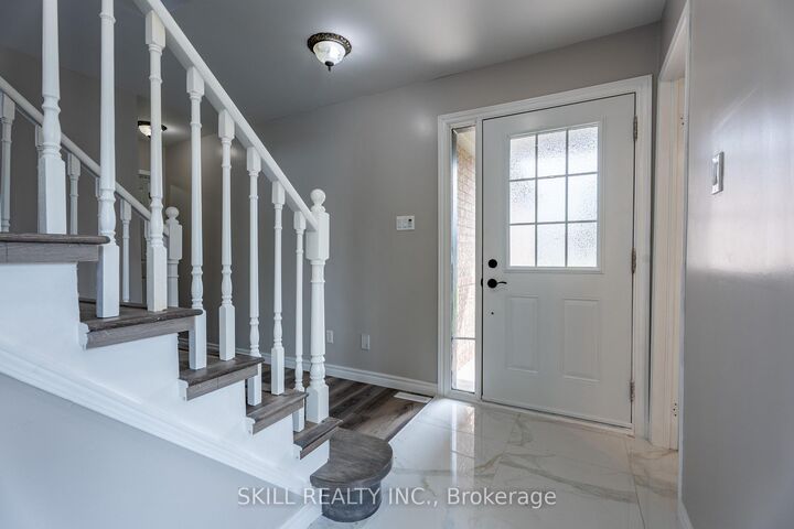 Property Photo:  73 Tunbridge Road  ON L4M 6S9 