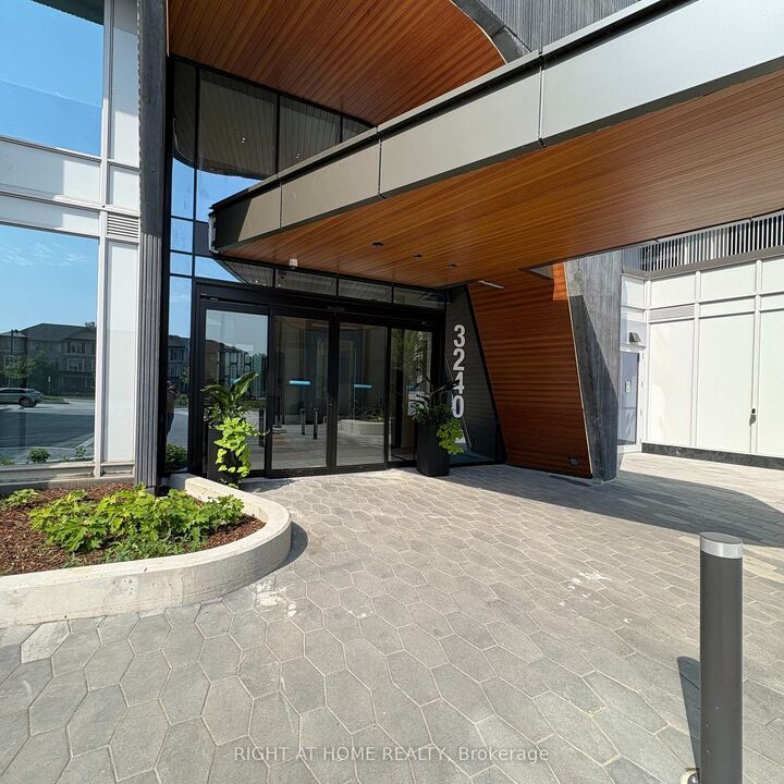 Property Photo:  3240 William Coltson Avenue 430  ON L6X 0X1 