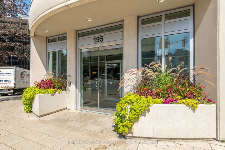 Property Photo:  195 Besserer Street 1602  ON K1N 0B6 