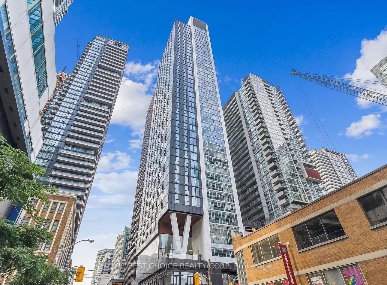 Property Photo:  357 King Street W 1606  ON M5V 0S7 