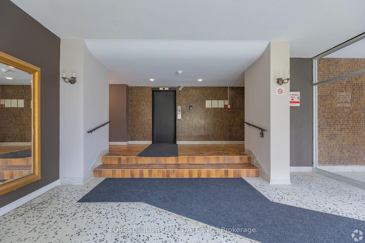 Property Photo:  32 Clayland Drive 406  ON M3A 2A5 