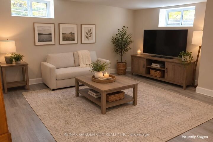 Property Photo:  1 Melrose Avenue  ON L3M 1G5 