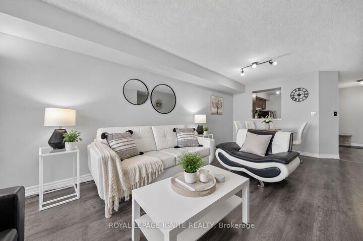 Property Photo:  400 McLevin Avenue 404  ON M1B 5J4 