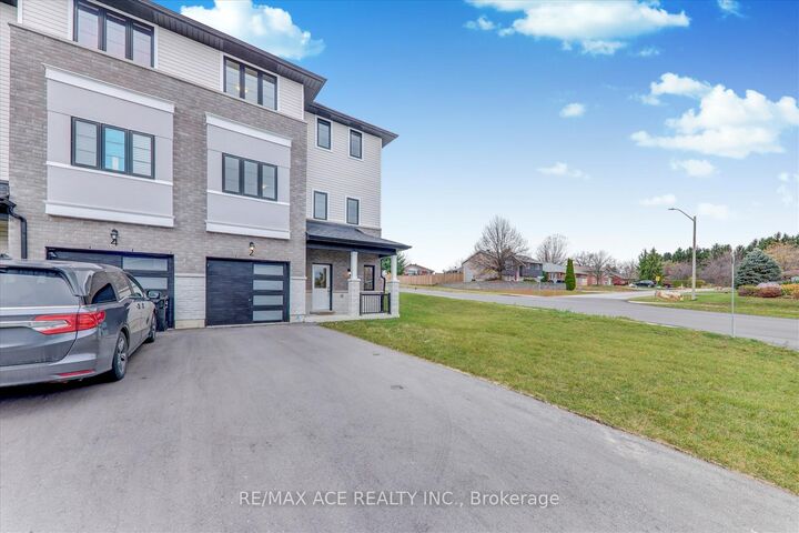 Property Photo:  2 Lahey Crescent  ON L9M 0W1 