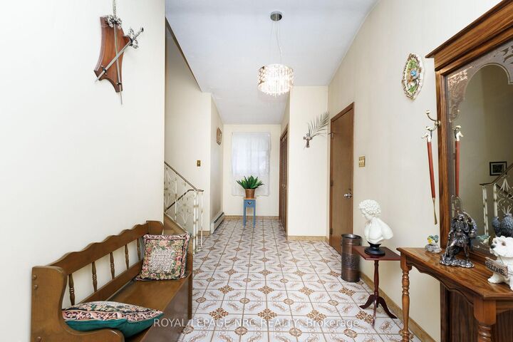 Property Photo:  233 West Side Road  ON L3K 5L1 