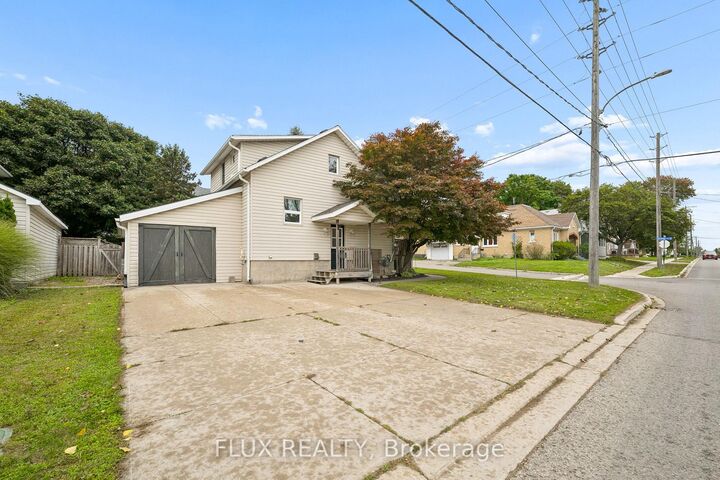 Property Photo:  195 Victoria Avenue S  ON N4W 1Z9 