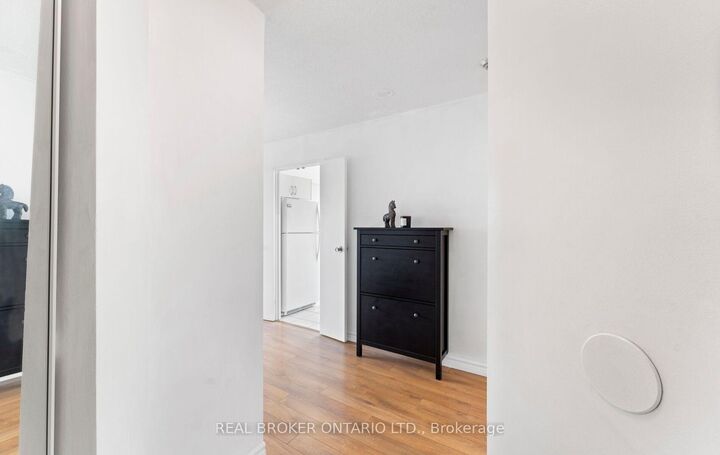 Property Photo:  3077 Weston Road 1809  ON M9M 3A1 