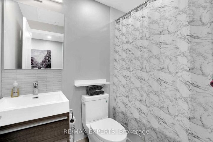Property Photo:  17 Zorra Street 1303  ON M8Z 0C8 