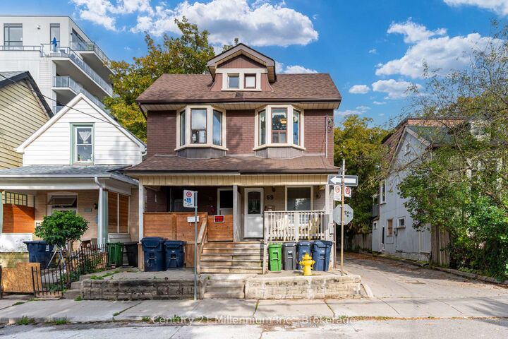 Photo de la propriété: 69 Laing Street ON M4L 2N4