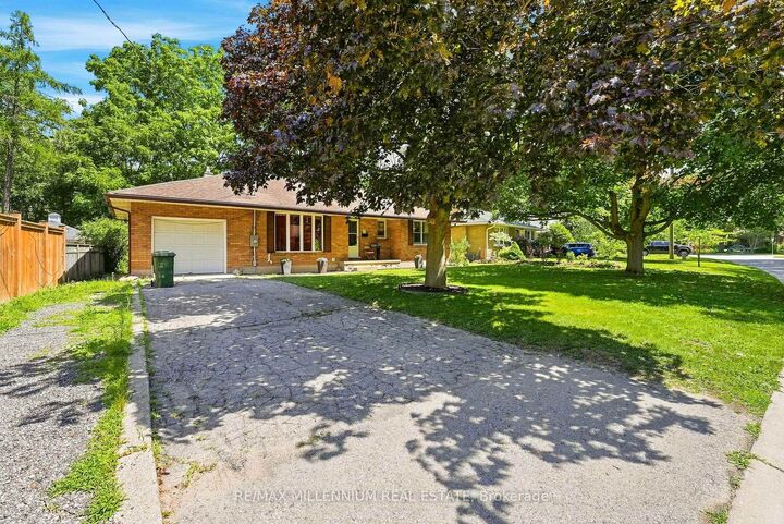 Property Photo:  22 Montgomery Road  ON N5R 1S5 
