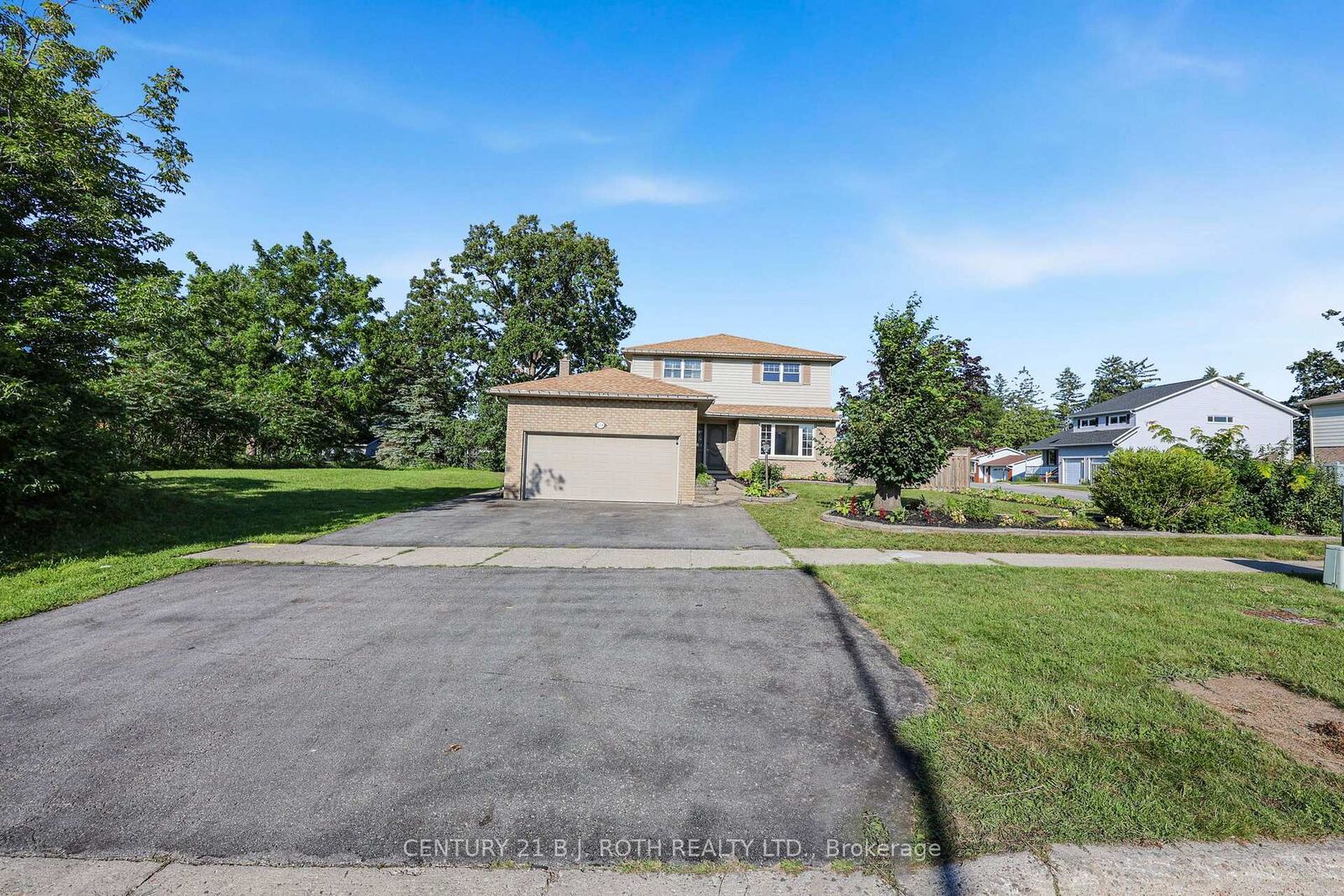 Property Photo:  104 Woodside Drive  ON L3V 7N7 
