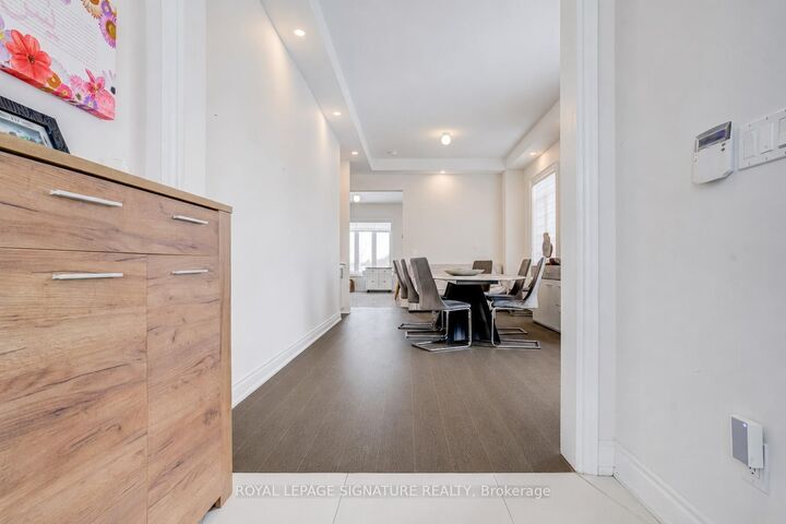 Property Photo:  71 Maple Fields Circle  ON L4G 3X6 