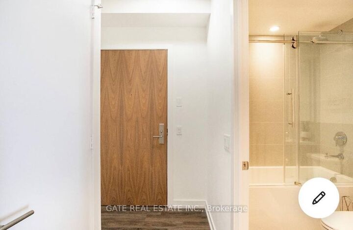 Property Photo:  1 Grandview Avenue 912  ON L3T 0G7 