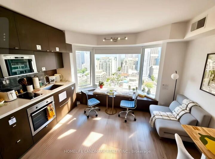 Property Photo: 155 Yorkville Avenue 2206 ON M5R 0B4