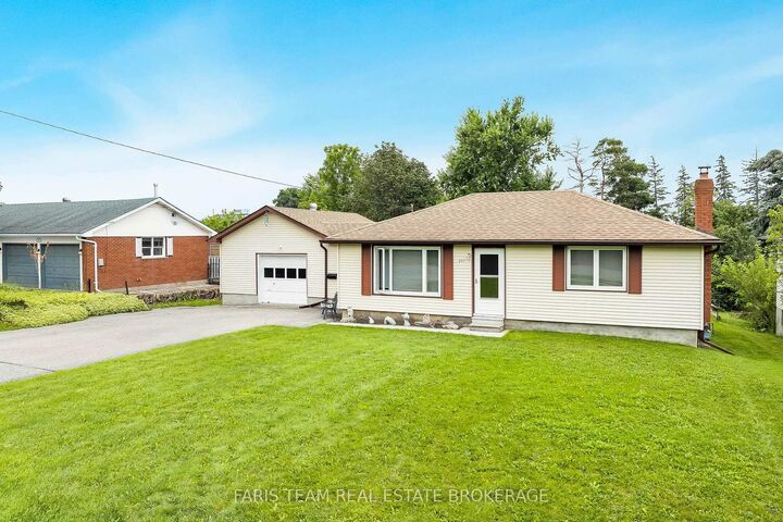 Property Photo:  207 Warnica Road  ON L4N 3Z2 