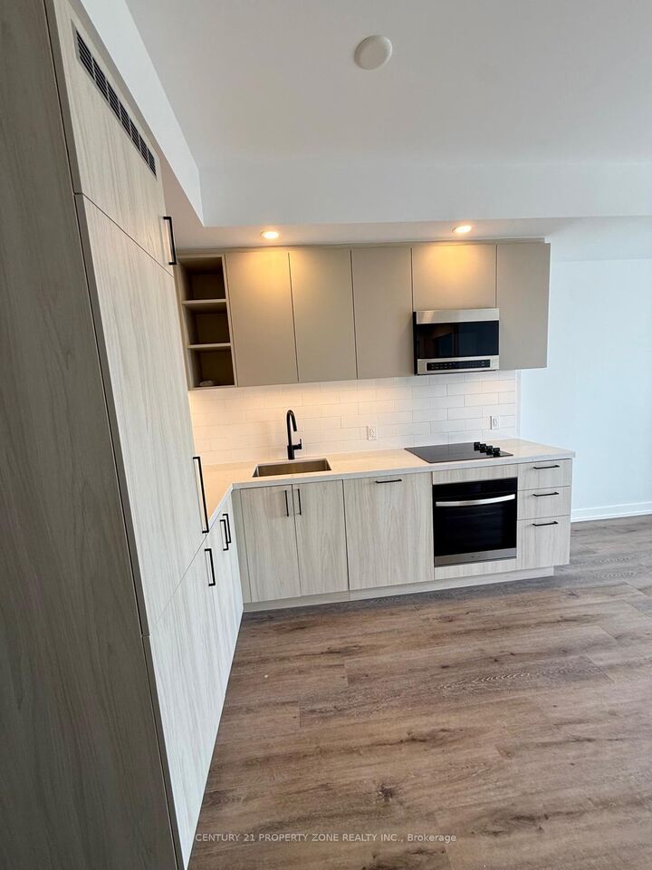 Property Photo:  21 Meadowdale Road 904  ON L4K 0H6 