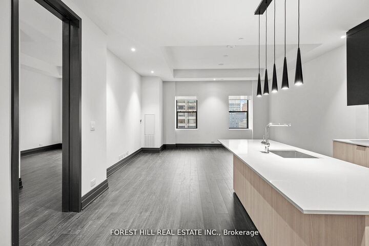 Property Photo:  2 Avenue Road 1502  ON M5R 0C6 
