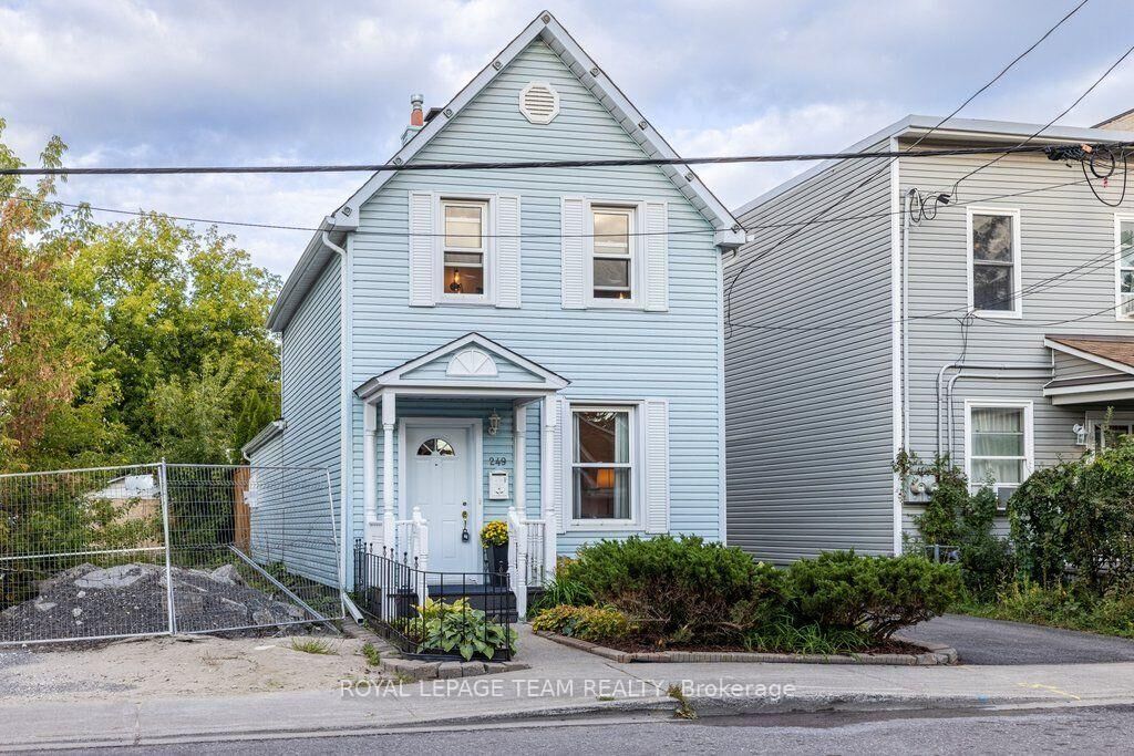 Property Photo:  249 Hinchey Avenue  ON K1Y 1L9 