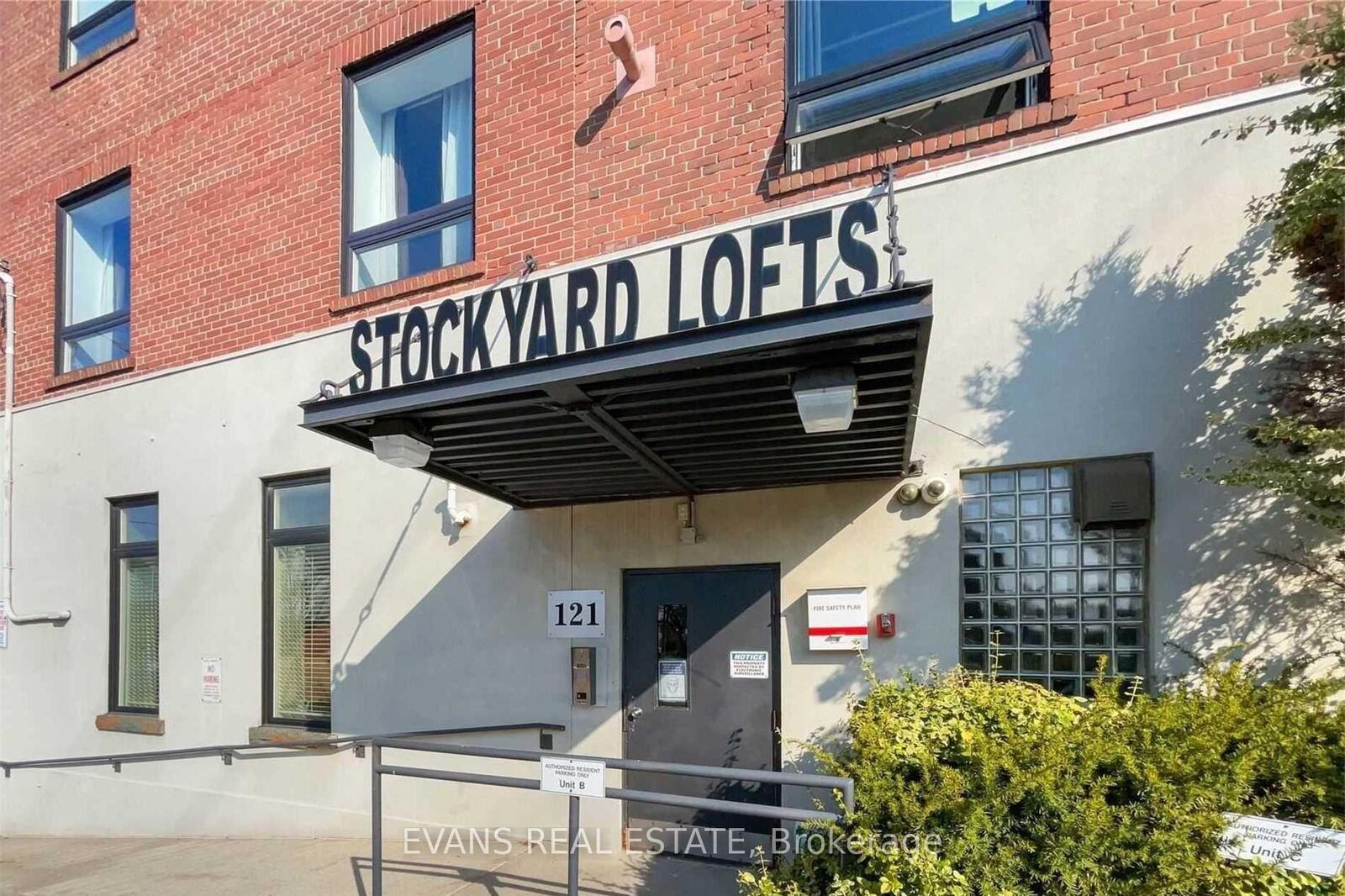 Property Photo:  121 Prescott Avenue 22  ON M6N 3G8 