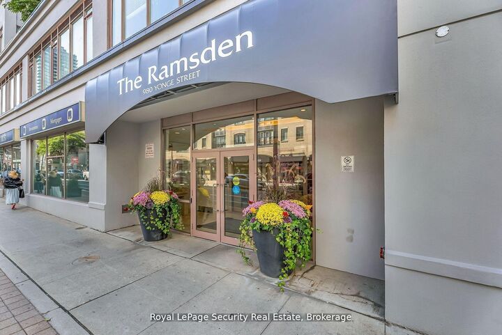 Property Photo:  980 Yonge Street 403  ON M4W 3V8 