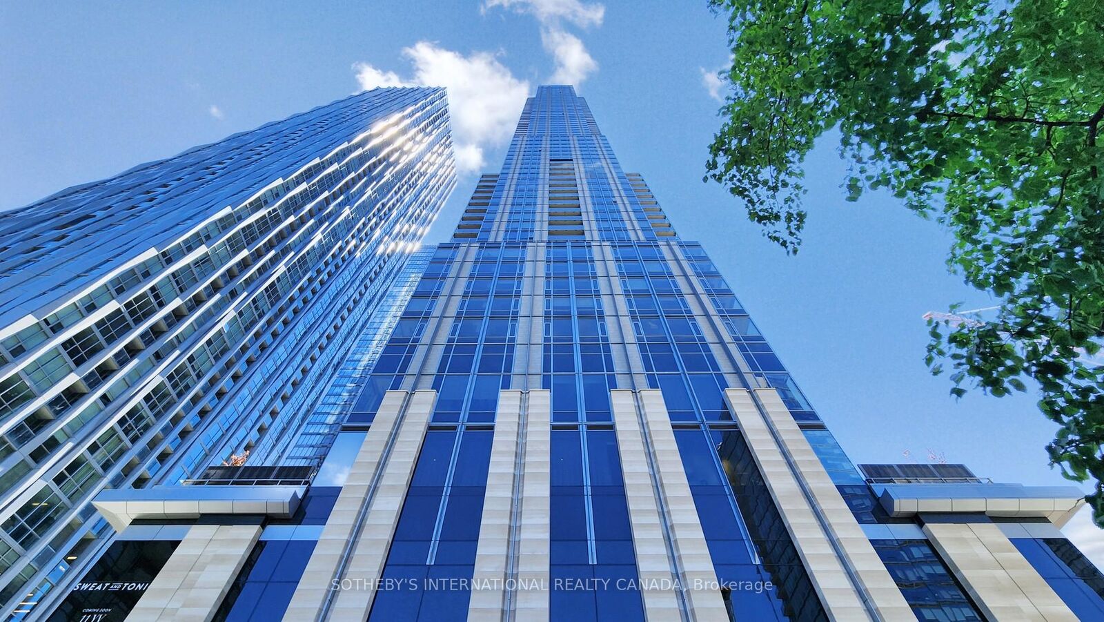 Property Photo:  11 Yorkville Avenue 2112  ON M4W 0B7 