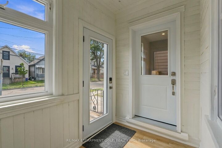 Property Photo:  19 Vansitmart Avenue  ON L8H 3A2 