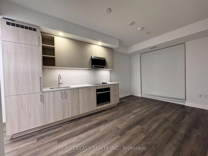 Property Photo:  5 Meadowdale Road 806  ON L4K 0C7 