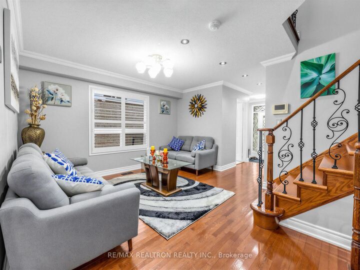 Property Photo:  15 Middlecote Drive  ON L1T 0A4 