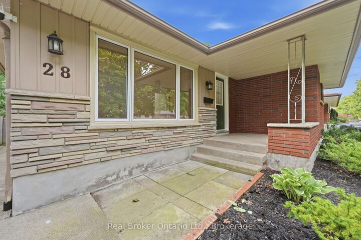 Property Photo:  28 Brentwood Drive  ON L2M 4M2 