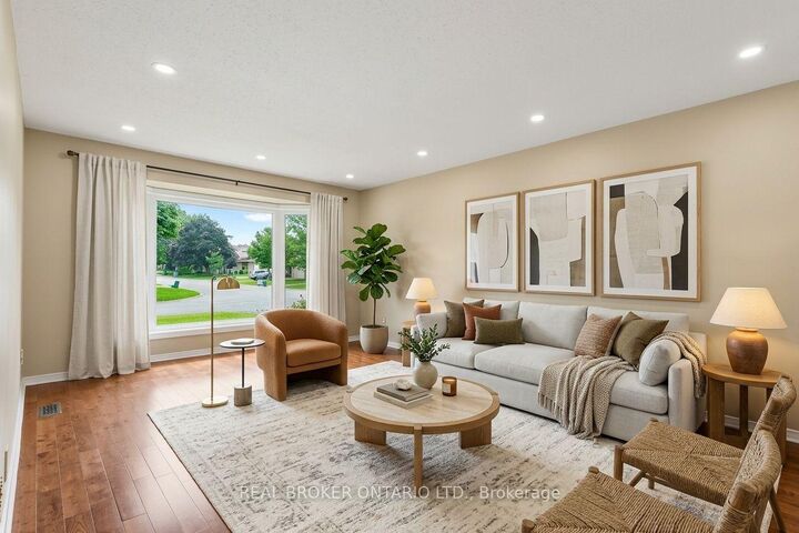 Property Photo:  1864 Chaine Court  ON K1C 2N3 