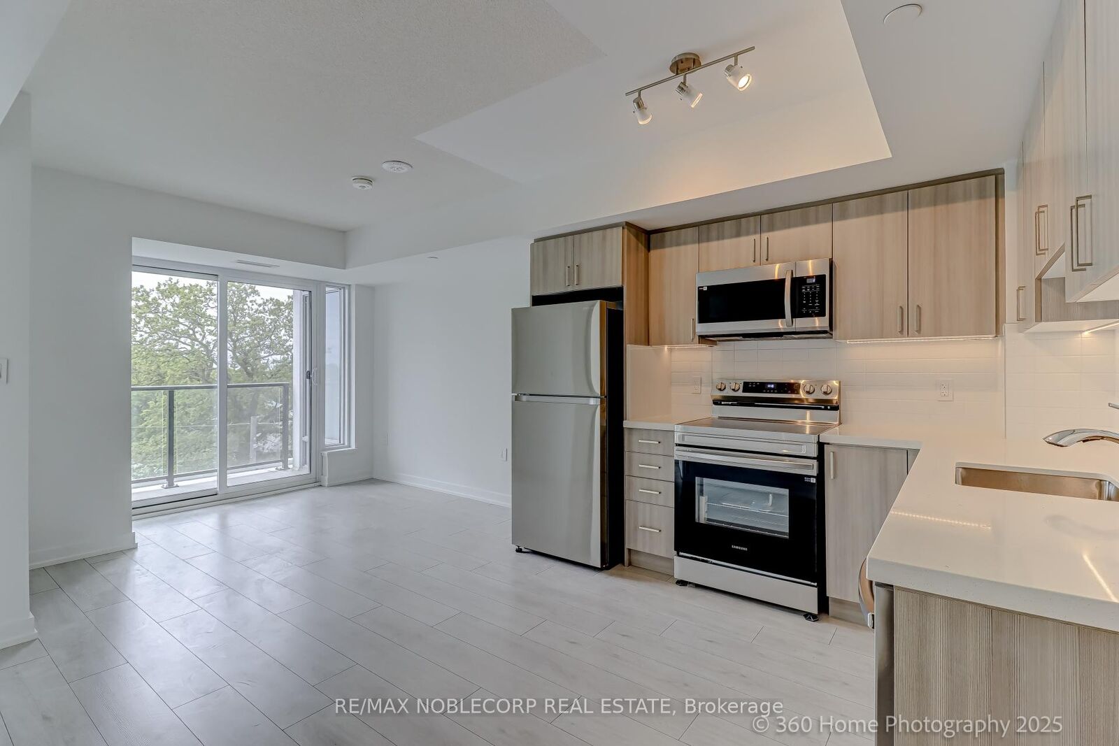 Property Photo:  556 Marlee Avenue 508  ON M6B 0B1 
