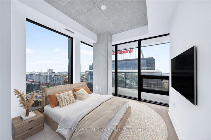 Property Photo:  284 King Street E 2202  ON M5A 1K4 