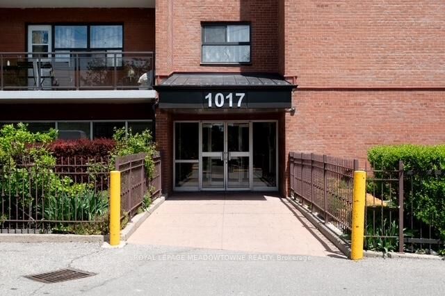 Property Photo:  1017 Seneca Avenue 310  ON L5G 3X5 