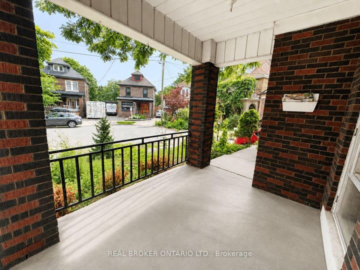 Property Photo:  272 Stinson Crescent Upper  ON L8N 1T7 