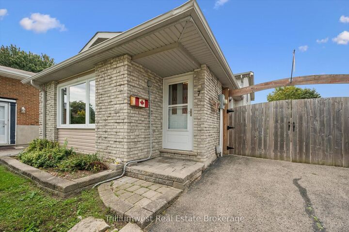 Property Photo:  7 Homestead Place  ON N2N 1Z1 