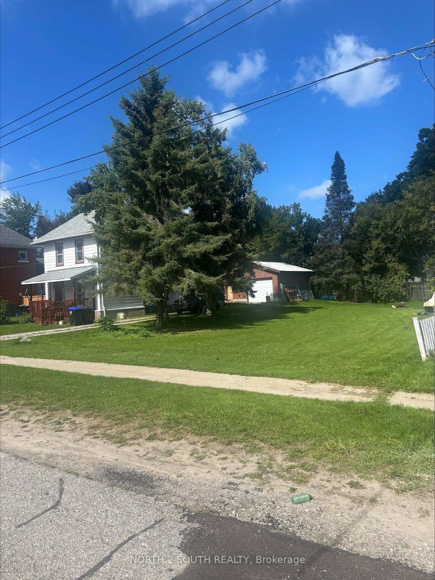Property Photo:  242 Barnett Avenue  ON L4R 1N1 