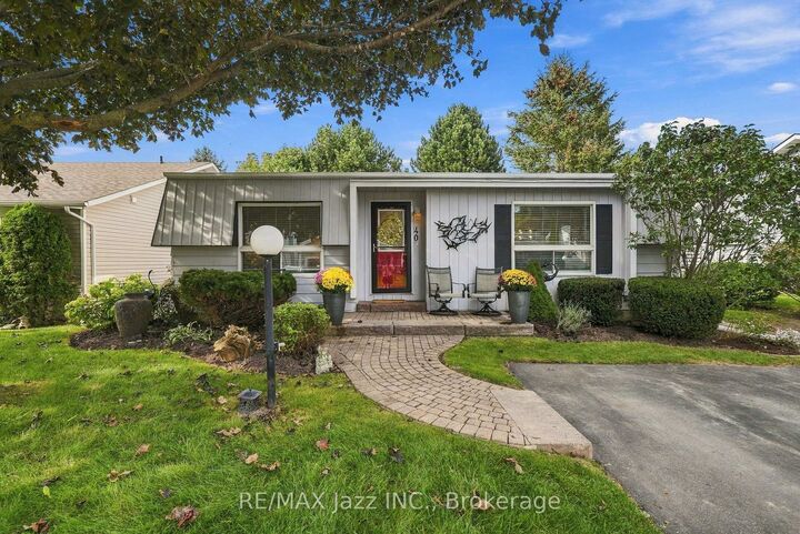 Property Photo:  40 Wilmot Trail  ON L1B 1B8 