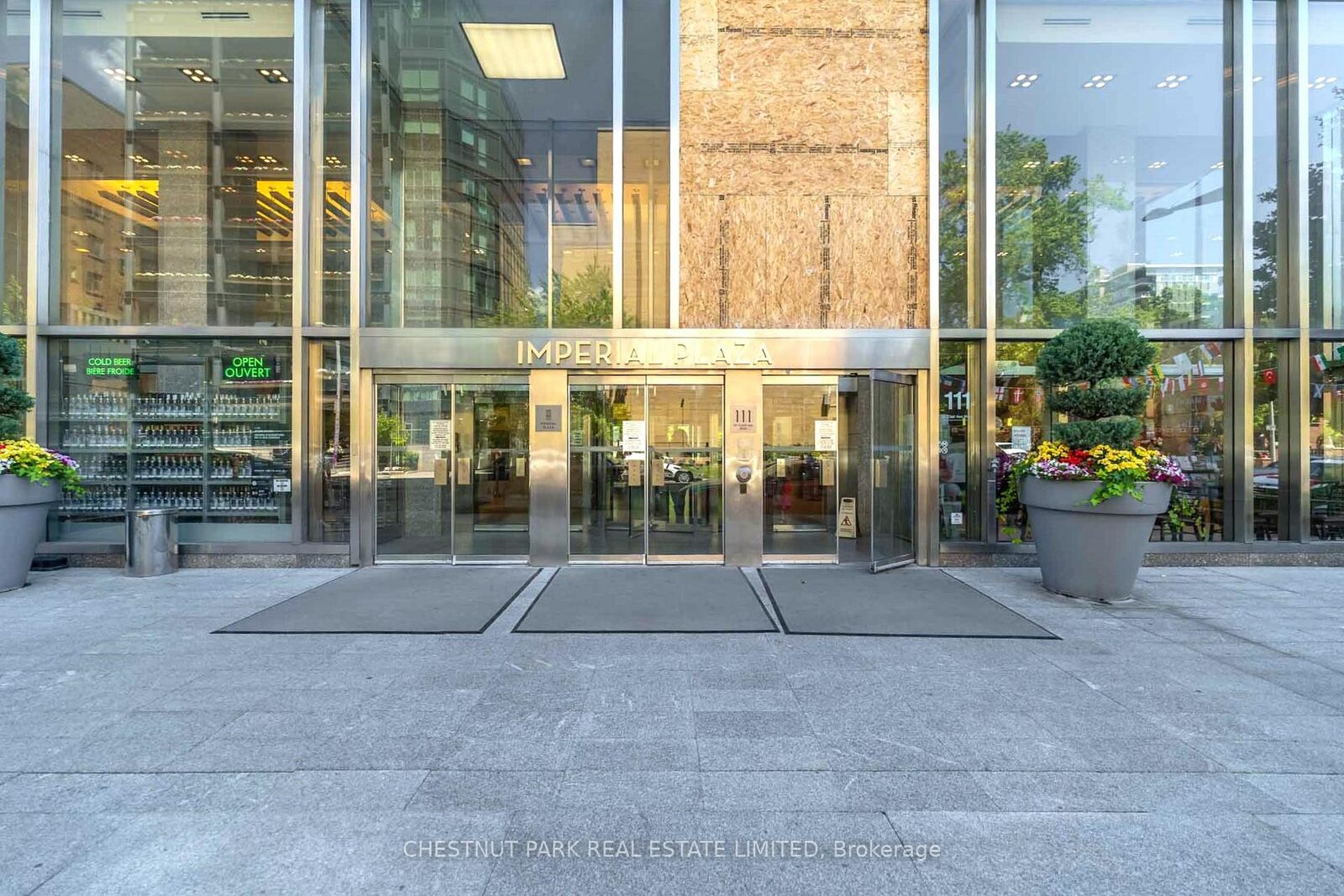 Property Photo:  111 St Clair Avenue W 320  ON M4V 1N5 