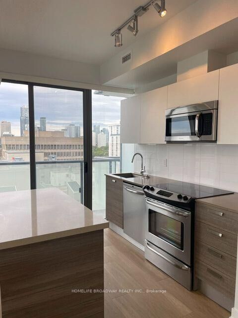 Property Photo:  1815 Yonge Street 1504  ON M4T 2A4 
