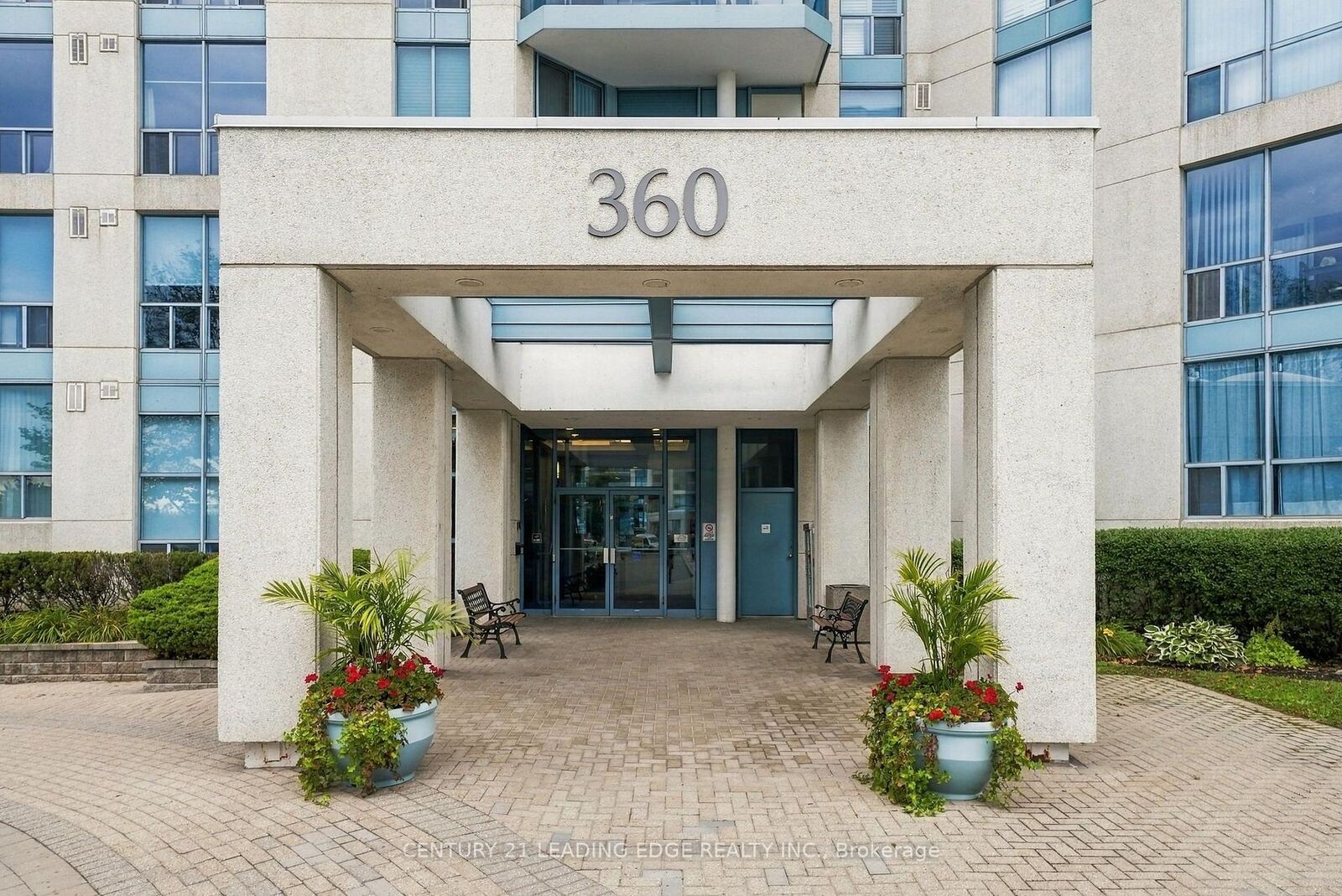 Property Photo:  360 Watson Street W 807  ON L1N 9G2 