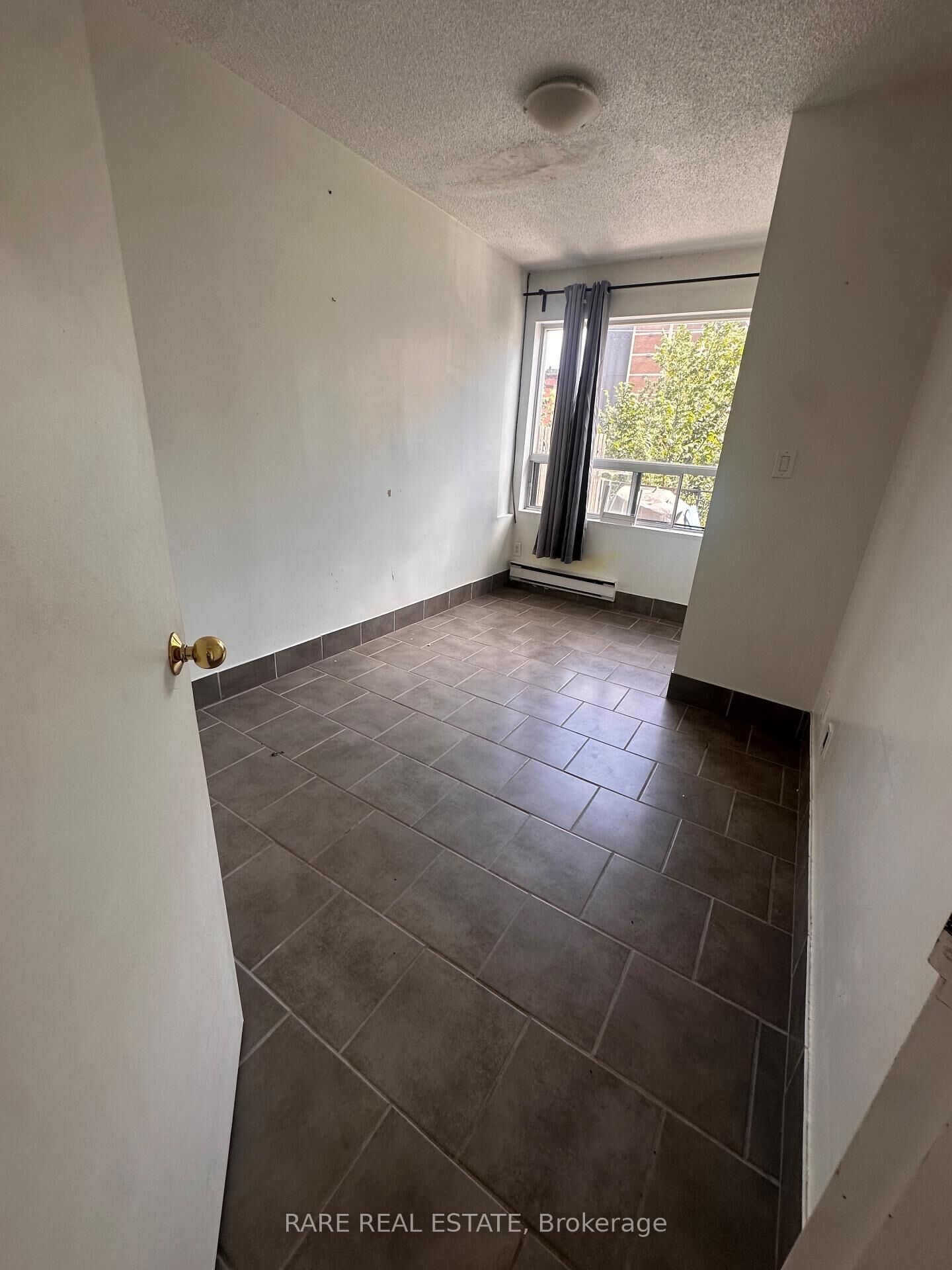 Property Photo:  120 Spencer Avenue 5  ON M6K 2J6 