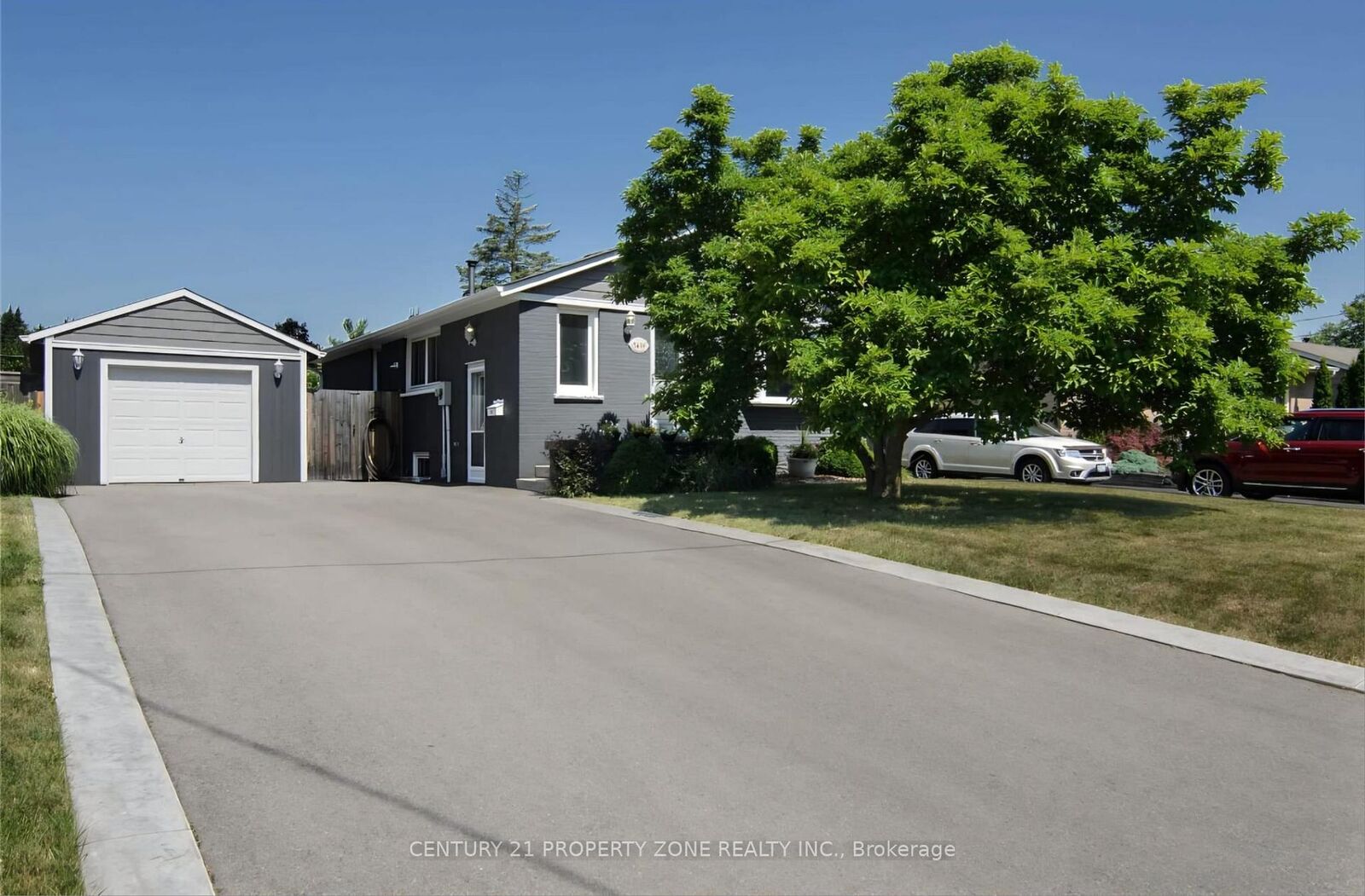 Property Photo:  5439 Cornwall Crescent  ON L7L 3K2 
