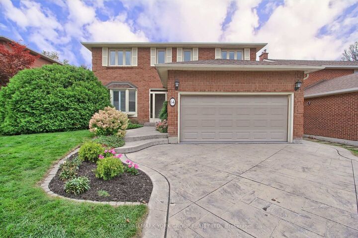 Property Photo:  64 Golf Links Drive  ON L4G 3V3 