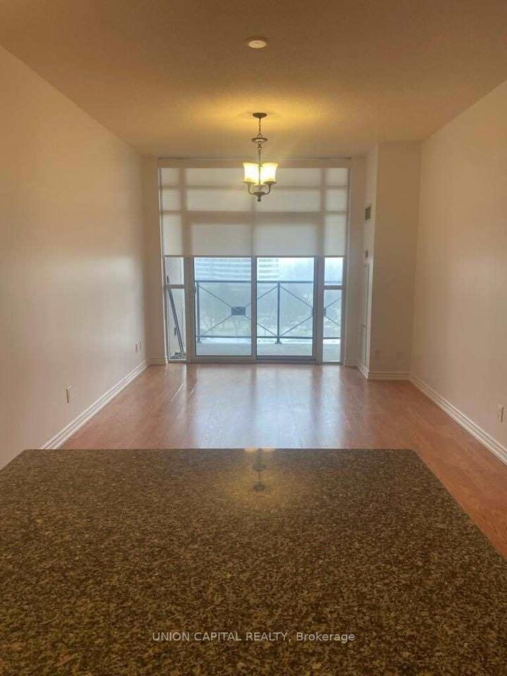 Property Photo:  135 Wynford Drive 909  ON M3C 0J4 