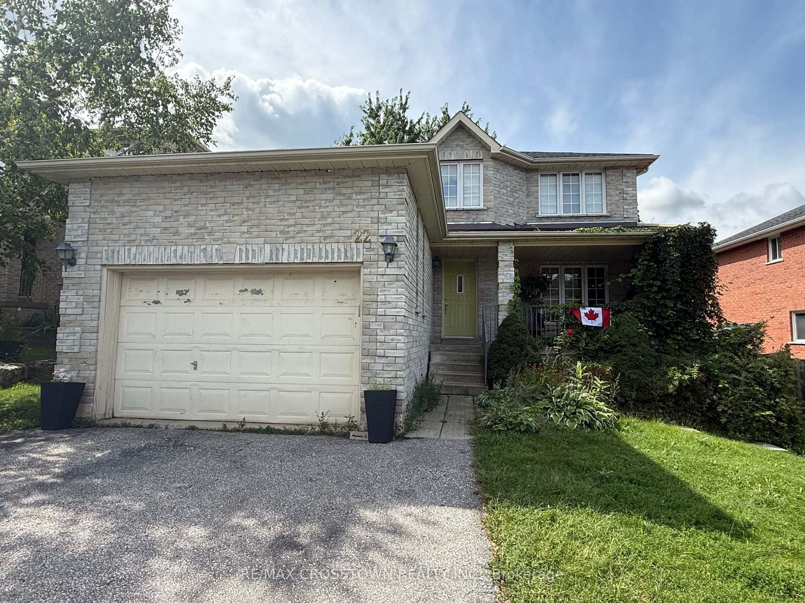 Property Photo:  22 Eaglestone Lane Upper  ON L4N 0H8 