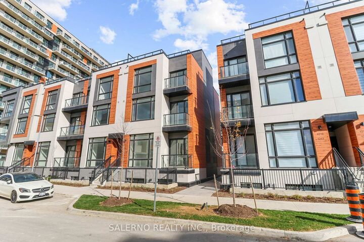 Property Photo:  8 David Eyer Road 1214  ON L4S 0N3 