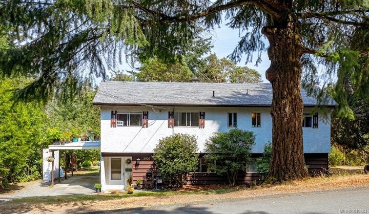Property Photo:  3330 Ravenwood Rd  BC V9C 2X4 