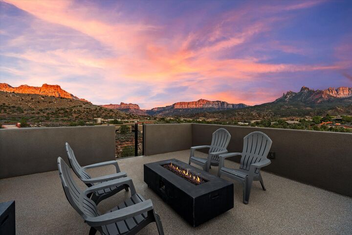 Property Photo: 2493 Navajo Cir UT 84767