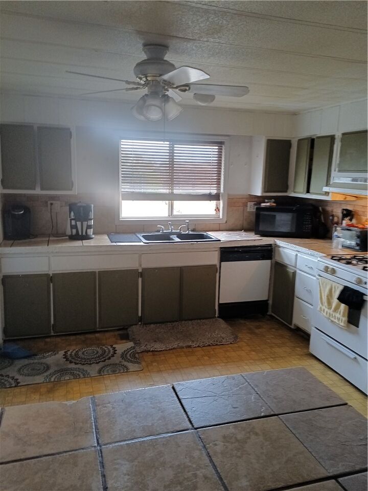 Property Photo: 886 Glen Drive AZ 86442